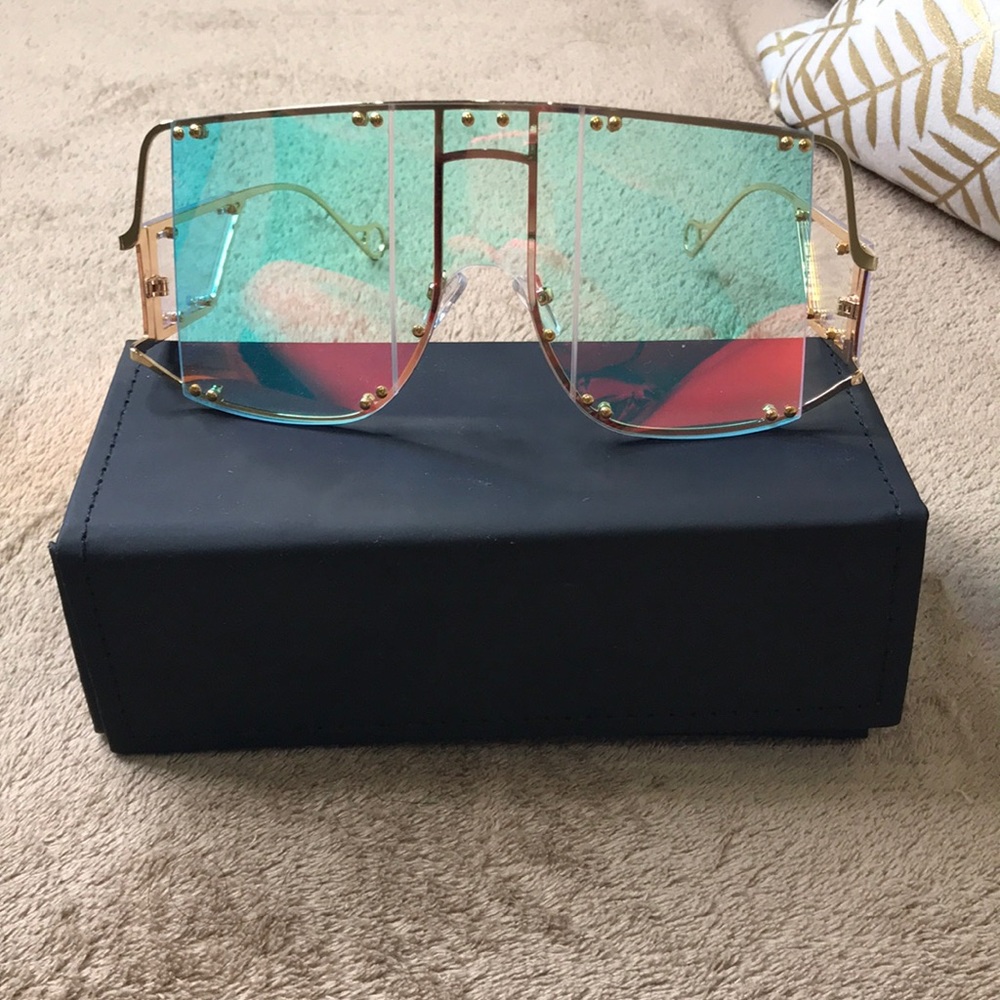 Oversized Fashion Mirror Shades Iridescent